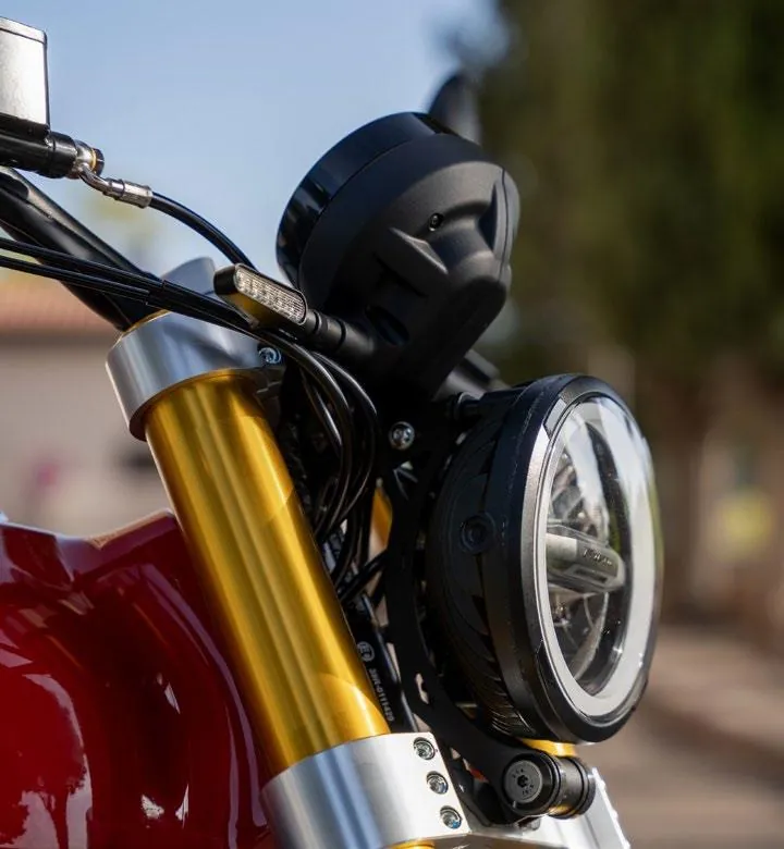 Headlight and front fairing